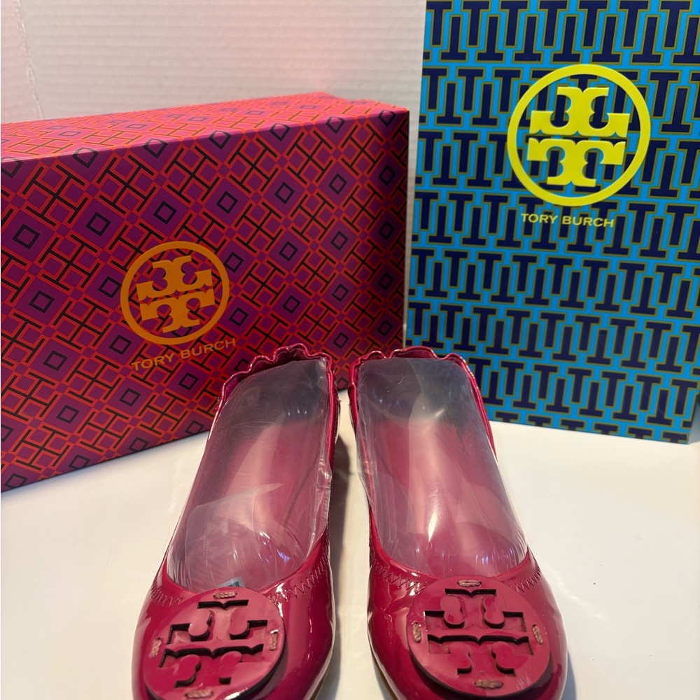 Tory Burch monogram ballet flats Women's Bold Pink Flats size 7